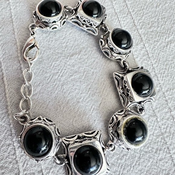 Premier Designs Black and Silver Vintage Style Retro Charm Bracelet Black Stones - Picture 1 of 8